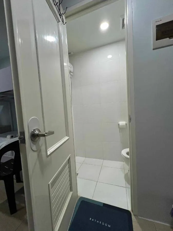 Iza'S Condo In Filinvest Alabang Manila